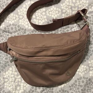 Mauve Lululemon Crossbody belt Bag